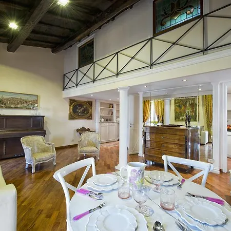 Pantheon Luxury Apartment *
